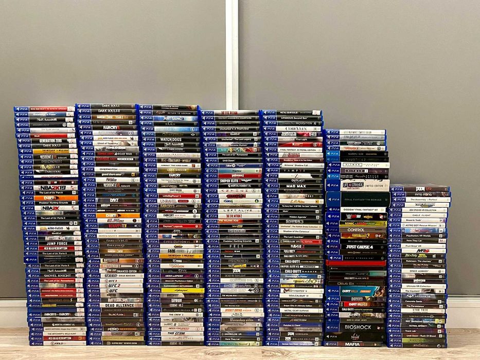 Playstation 4 Clasic+Pachet 4 jocuri la alegere+12 digitale!