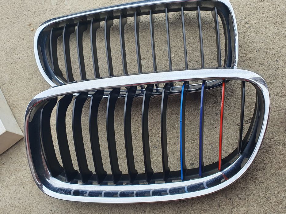 Vând grile BMW seria 3
