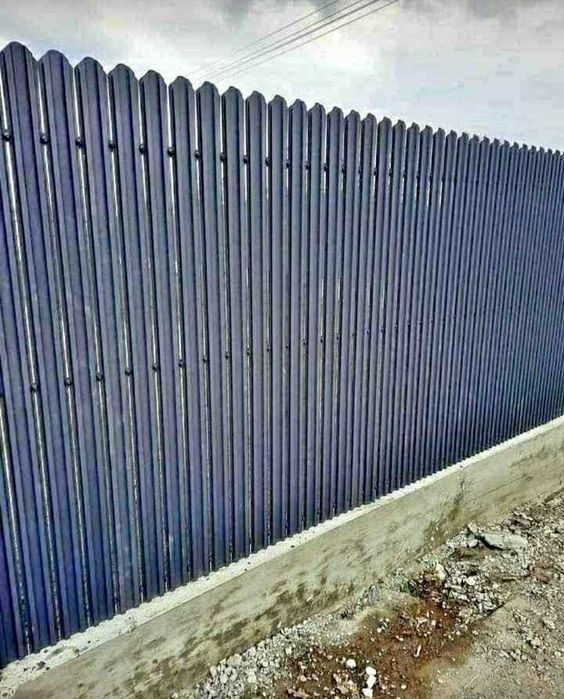 Garduri si porti din panou stil jaluzele, sipca metalica, plasa si BCA