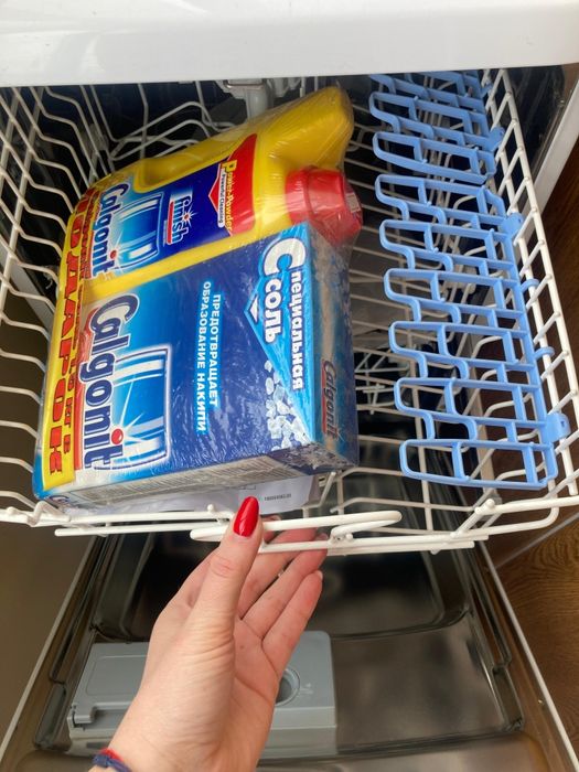 Продаю посудомоечную машинку