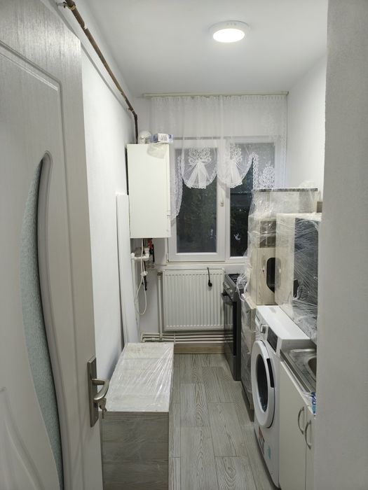 Apartament cu 3 camere,Etaj 1, Zona Rotunda, Totul Nou