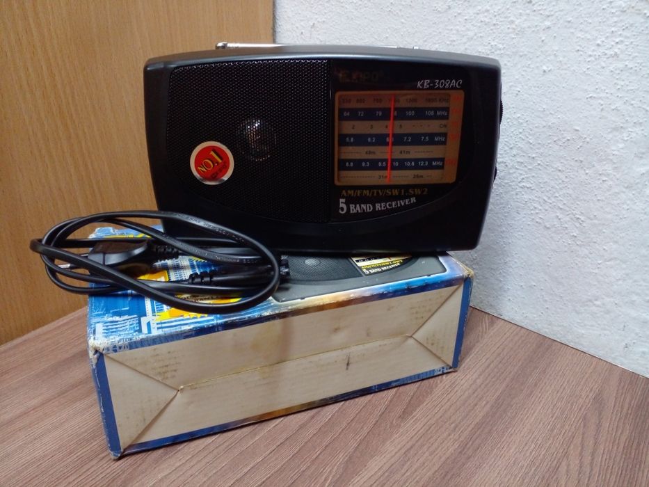 Радиоприёмник от сети и батареек