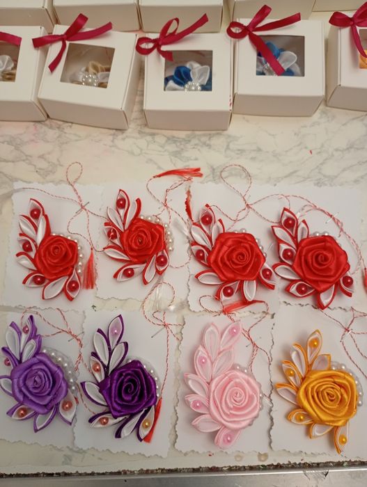 Set de 4 mărțișoare din satin