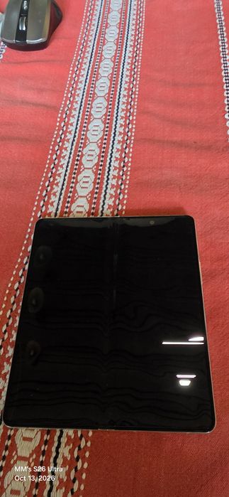 Продавам Samsung GalaxyZ Fold 5