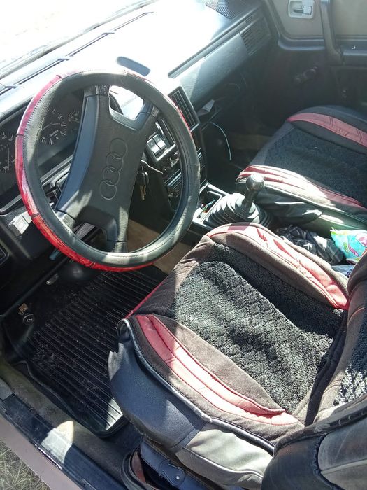 Аытомобиль AUDI 100 в хорошем состоянии