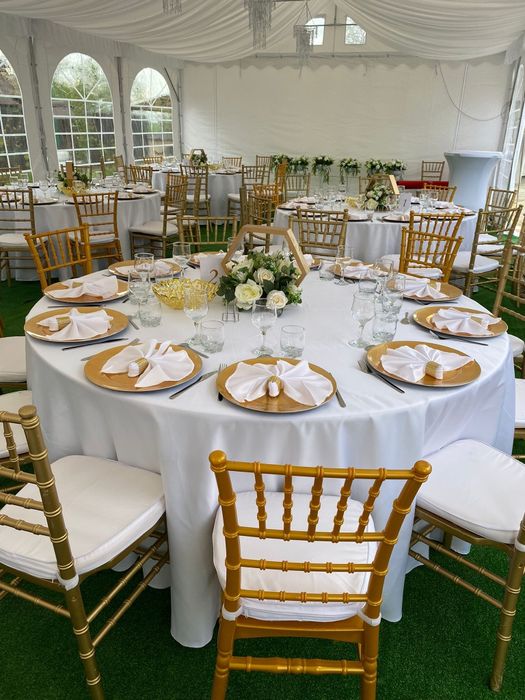 Închiriez cort evenimente , mese , scaune , aranjamente florale