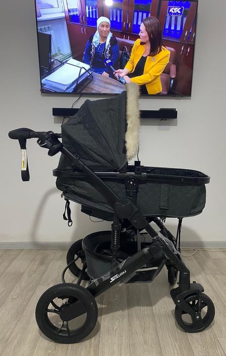 Срочно продам детскую коляску