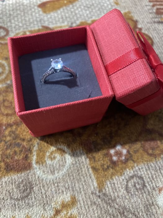 Vând inel din argint