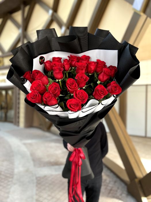Метровые голландские розы 14февраля и 8марта по 1800тг