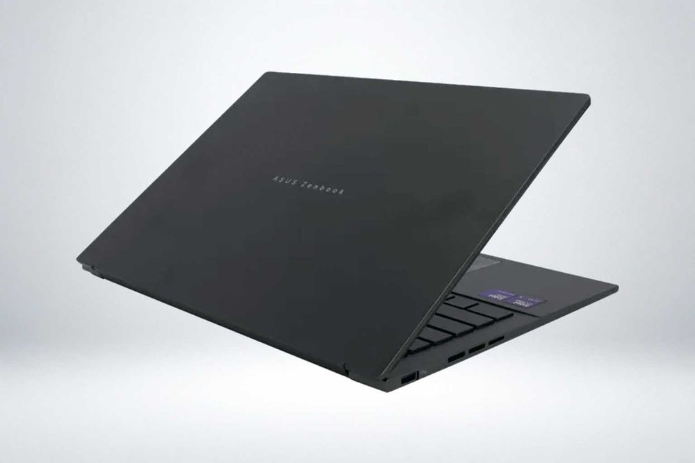 ASUS Zenbook 14 OLED / Ultra 7 / 16GB / 512GB / Touch / Windows 11