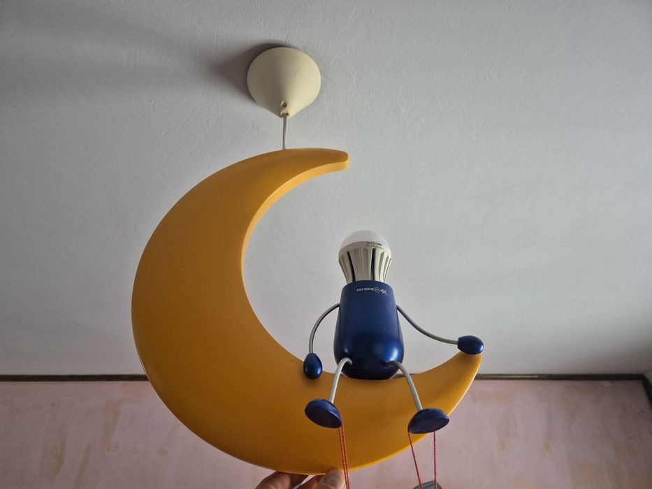 Lustra camera copii perfect funcțională, fara defecte ca nou