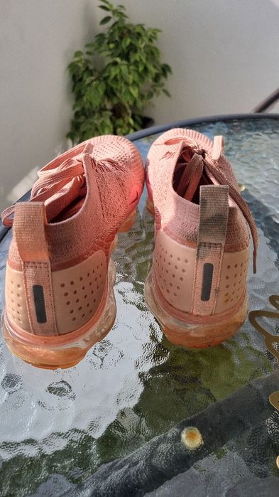 Маратонки nike 37 номер