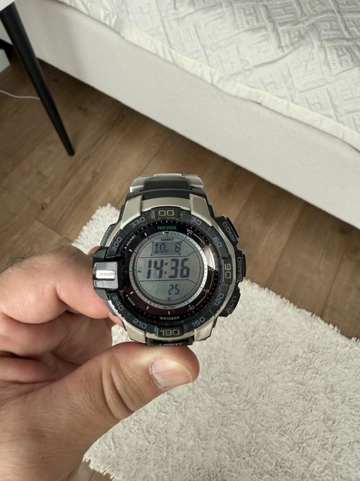 Продам часы Casio pro trek 270D