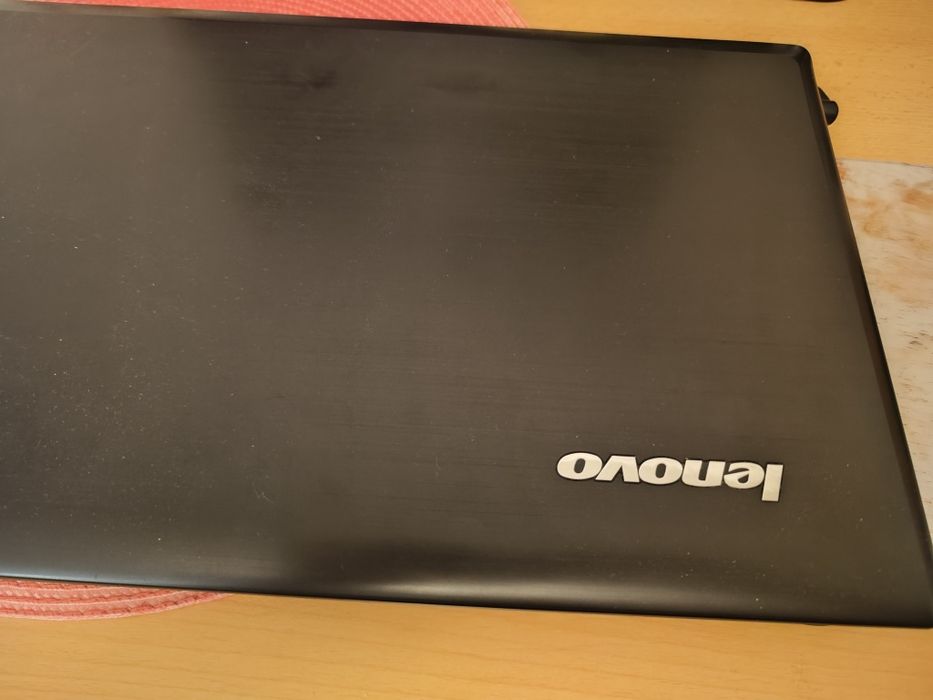 Продавам лаптоп Lenovo G580