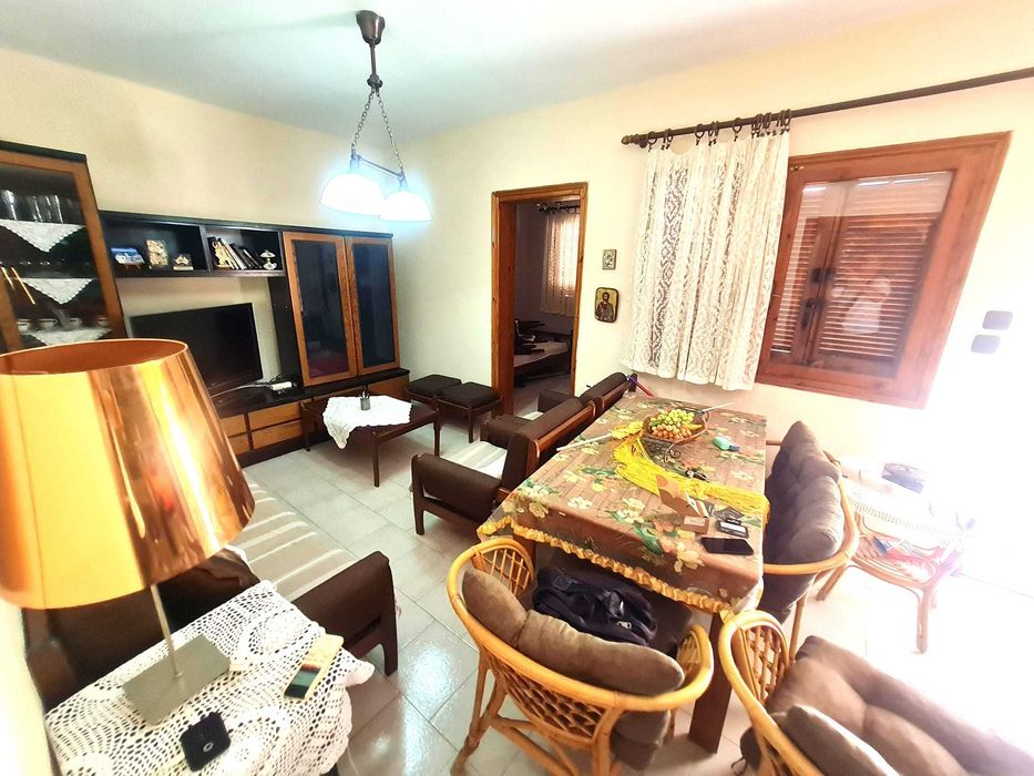 Продава с площ 85 м2 и двор 508 м2 в Паралия Врасна, Гърция