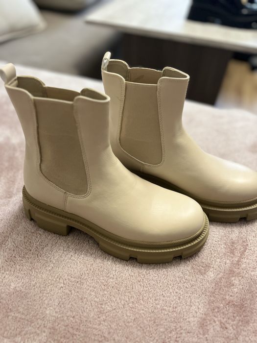 Боти дамски нови