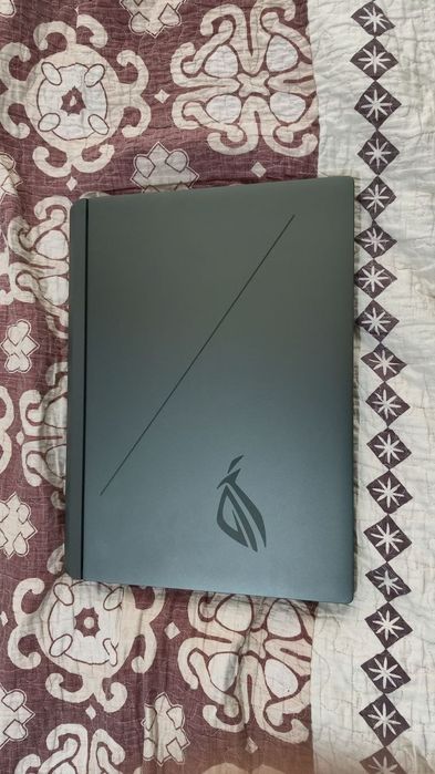 Asus Rog strix Holati ideal srochno sotiladi