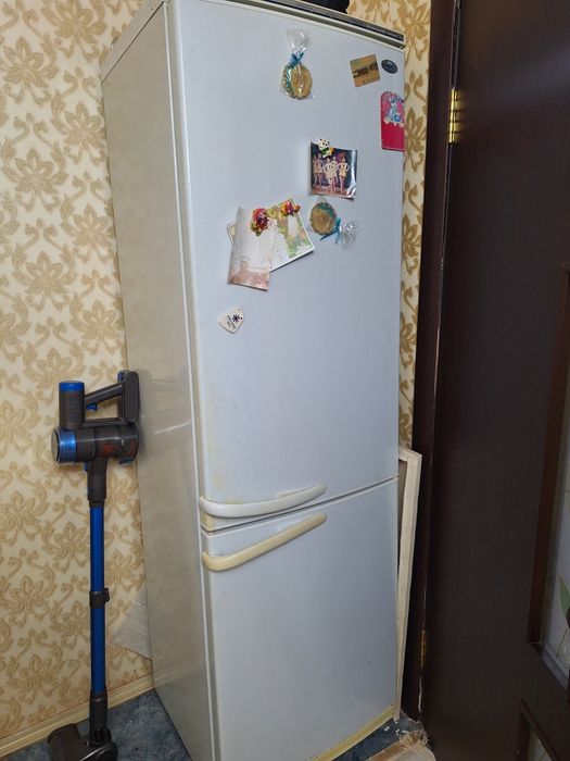 Продам холодильник