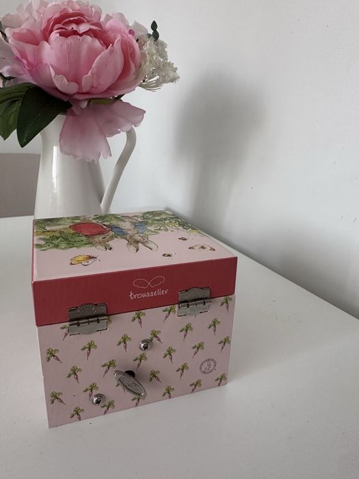 Cutie muzicală Trousselier Peter Rabbit + ceas copii CADOU