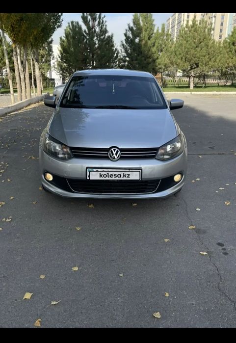 VW POLO Серебристый