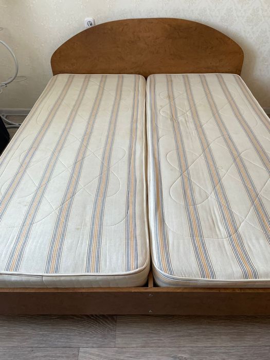 Кровать двуспальная