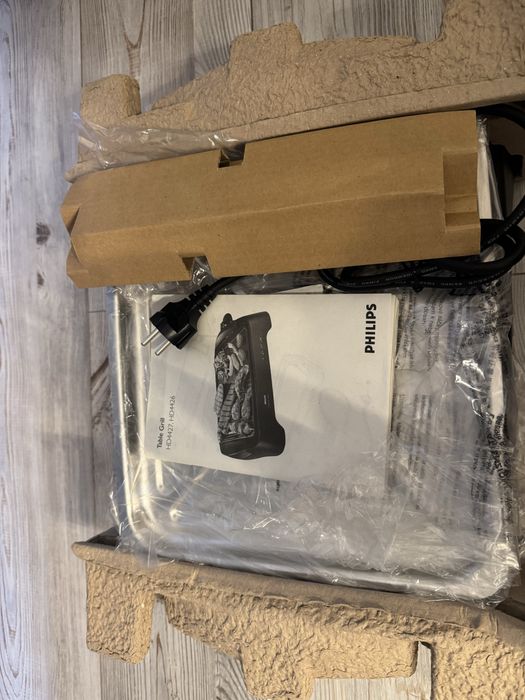 Продам настольный гриль новый Philips