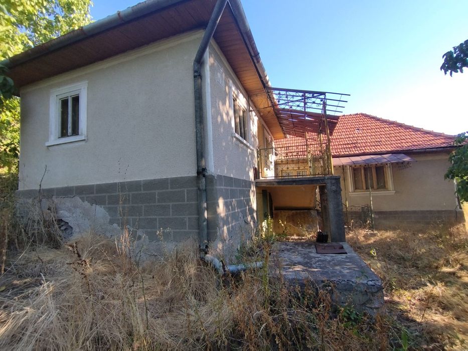 Vând casă+șură de vânzare