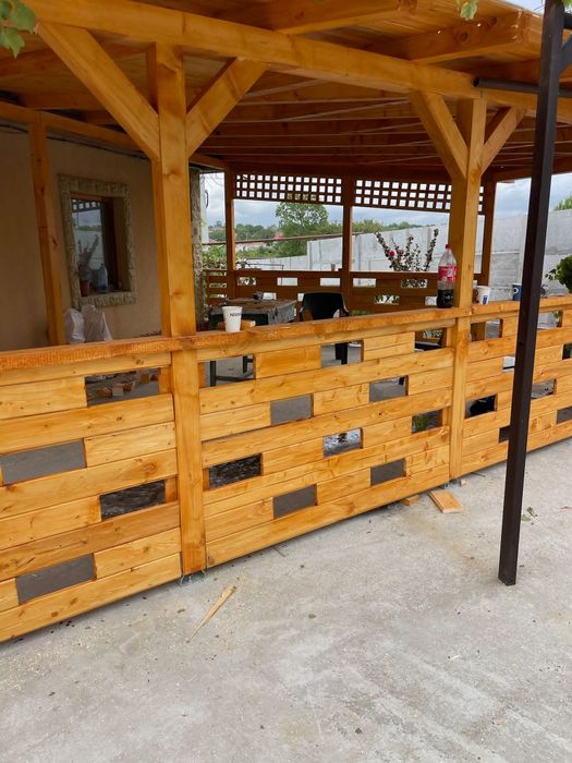 Executam foișoare și magazi