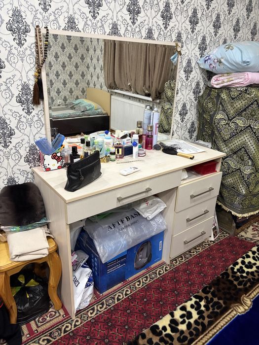 Komod (tremo) oynali | spalniy mebel | holati a’lo