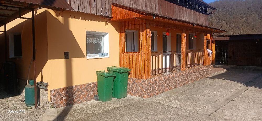 De inchiriat pe termen lung