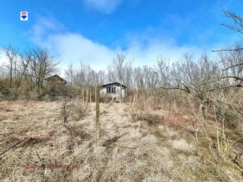 Вила с двор за продажба местност Дрибак, с. Николово