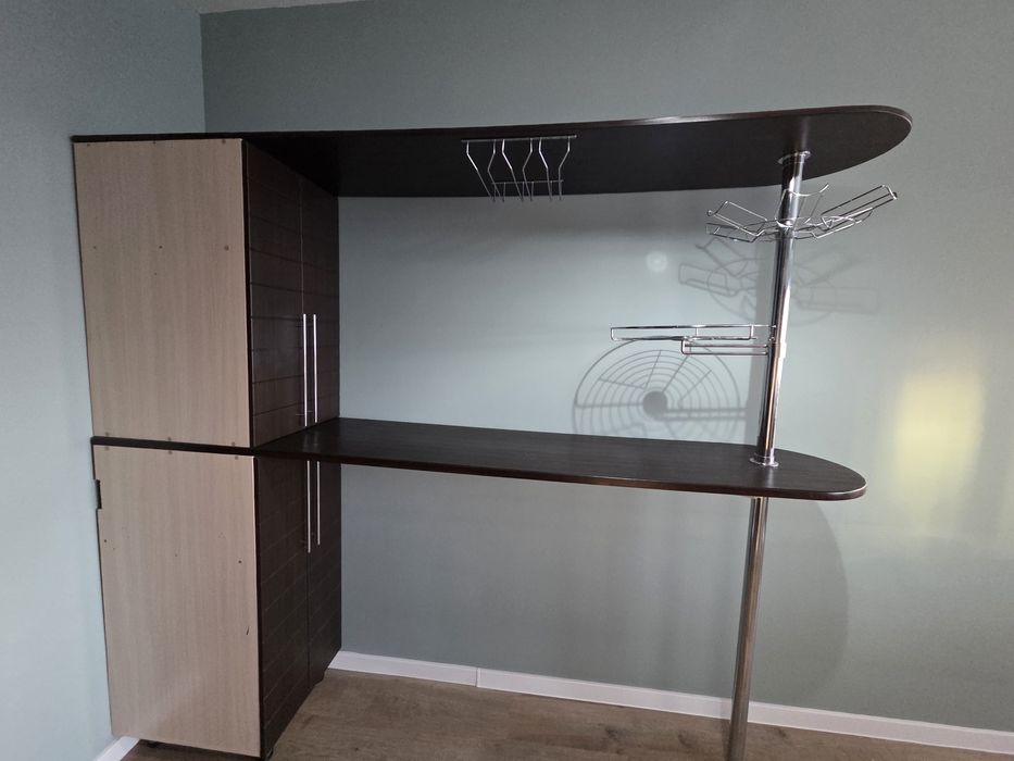 Барная стойка со шкафами