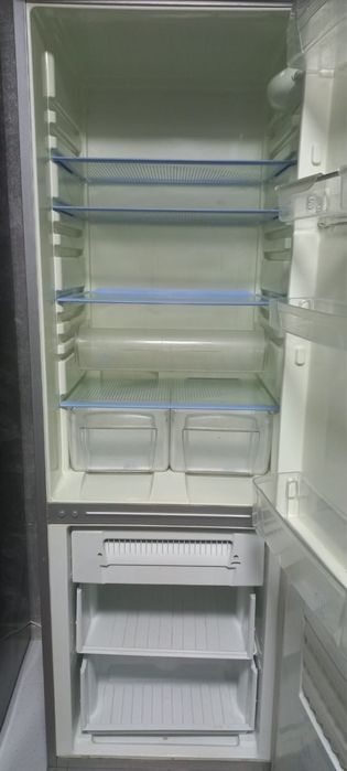 Холодильник Indesit 320 литров