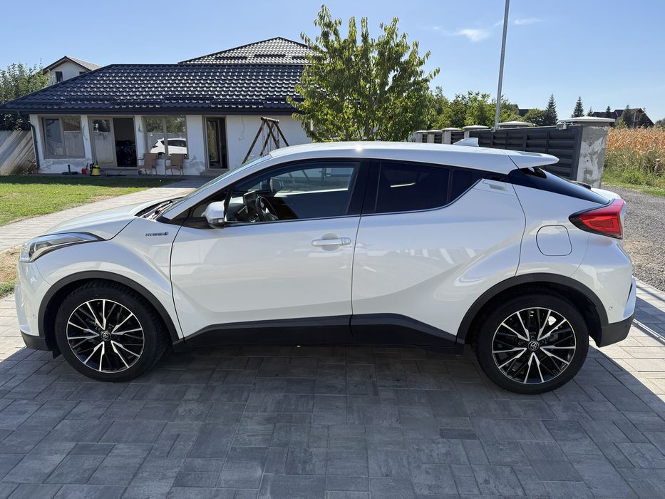 TOYOTA C-HR 1.8 Hybrid LOUNGE / 2017 / Istoric Toyota / Garantie /74.000 km