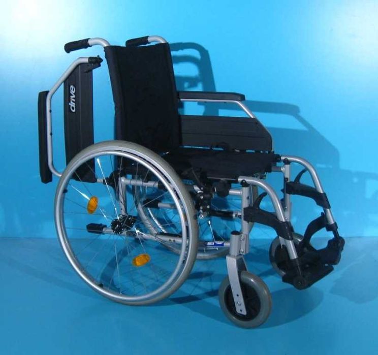 Scaun cu rotile pliabil din aluminiu Drive / latime sezut 42 cm