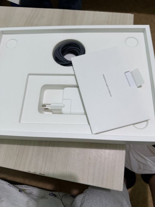 Macbook air m2 Eac АКБ98%