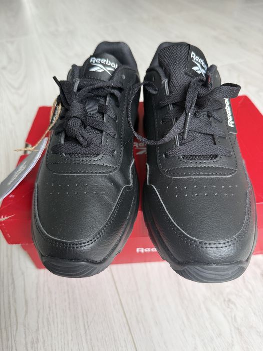 НОВИ с етикет в оригинална кутия черни дамски маратонки Reebok 37.5 (24cm)