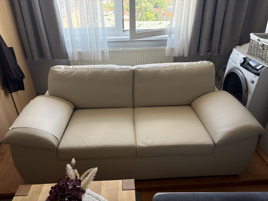 Canapea 2 locuri din piele ecologică cu 2 spații de depozitare