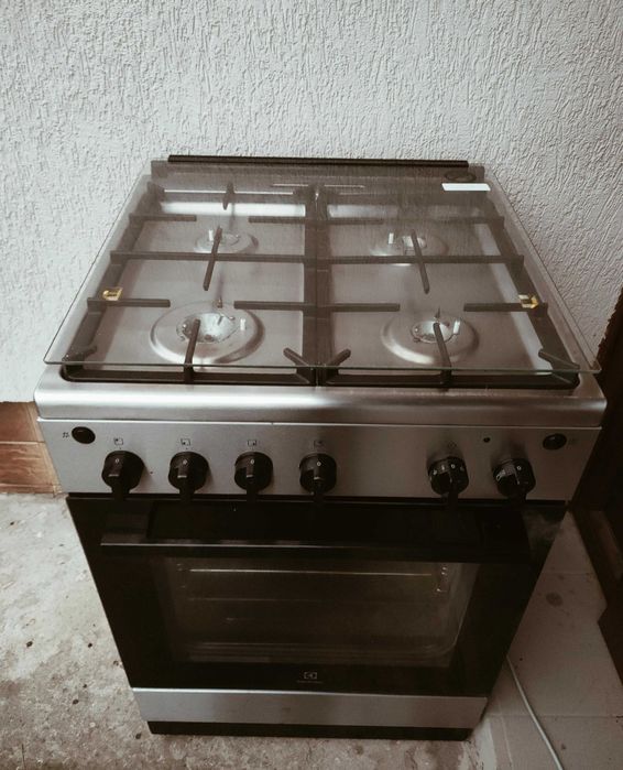 vand aragaz pe gaz electrolux