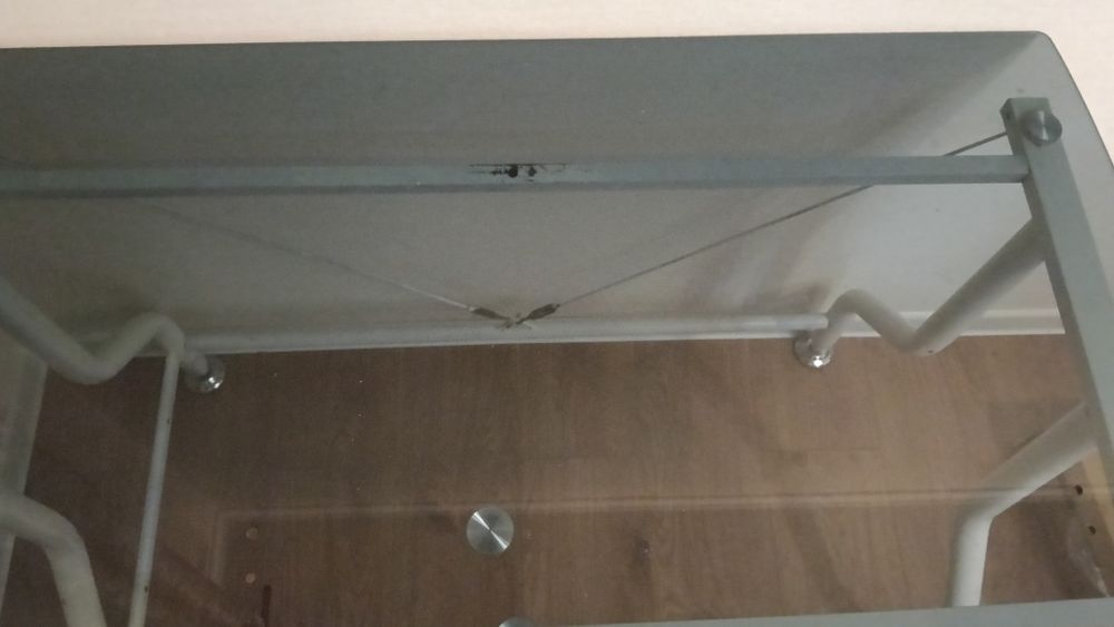 Продам стол стеклянный