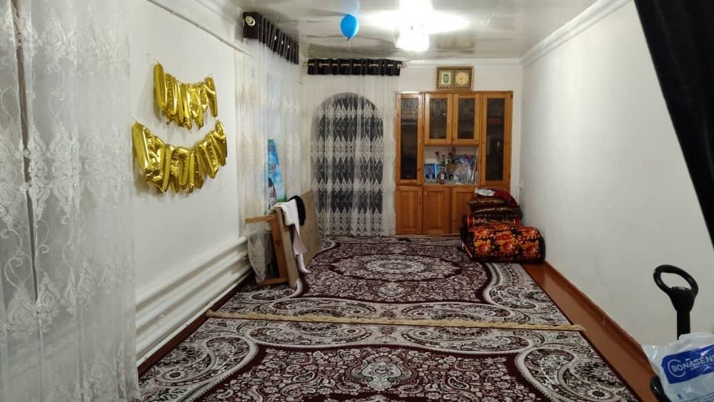 Уй, ховли сотилади шахар марказида