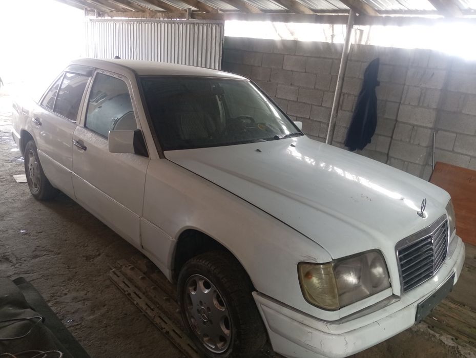 Мерседес 124 е300