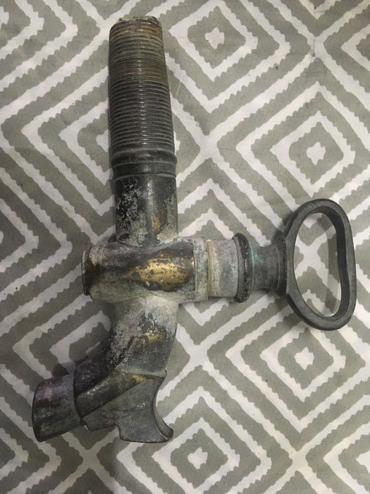 Краник от винной бочки