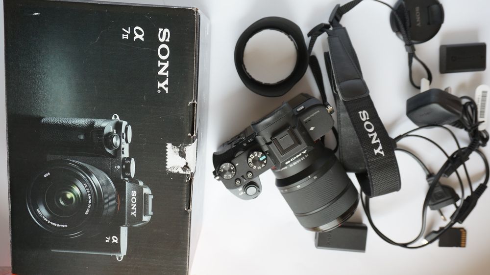 Sony Alpha 7 II 28-70kit фотоапарат и обективът. 8000 снимки