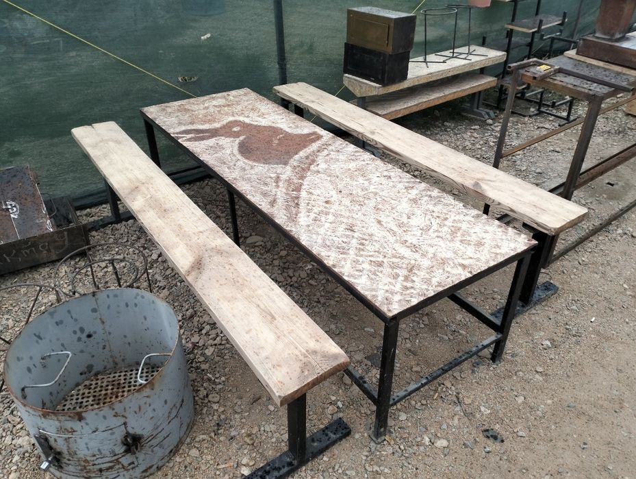 Продам не дорого стол и лавочки