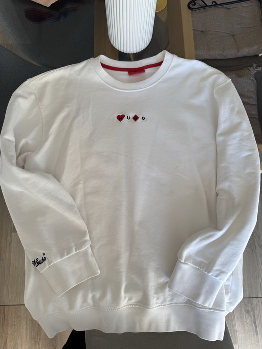 Бяло горнище Hugo