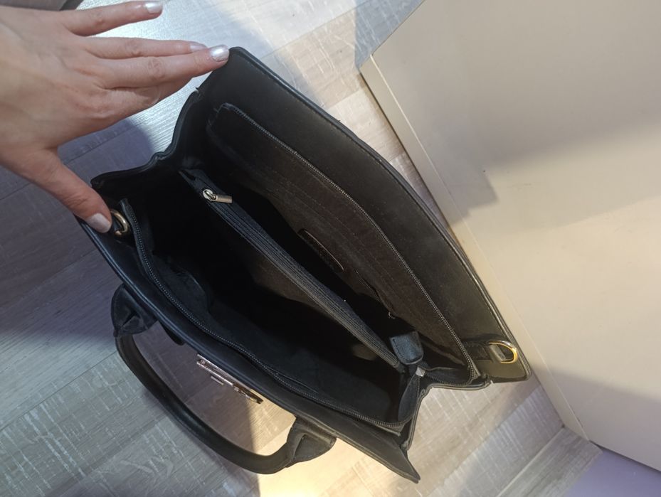 Дамска чанта в черно