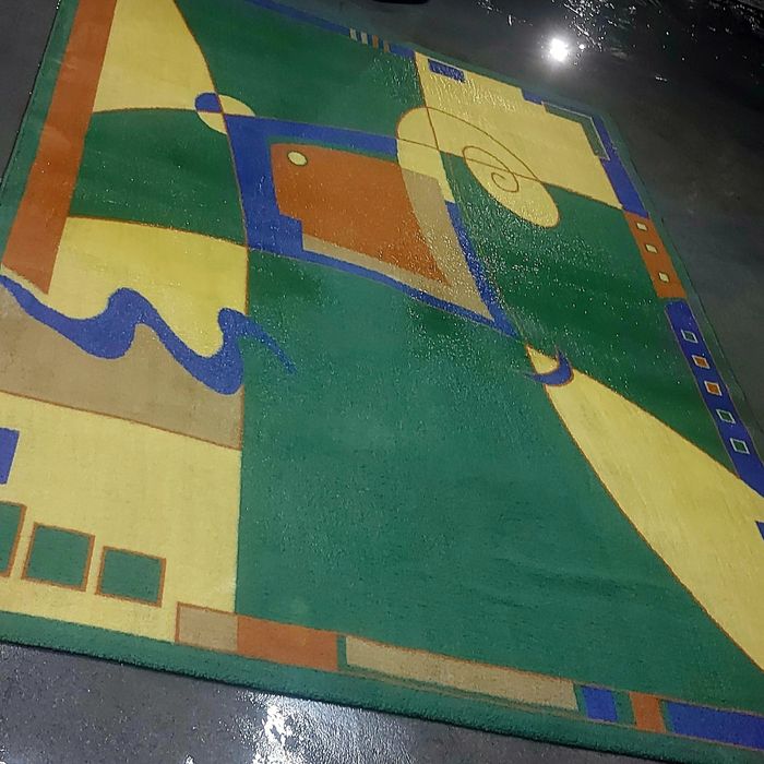 Продам ковёр 2 на 3