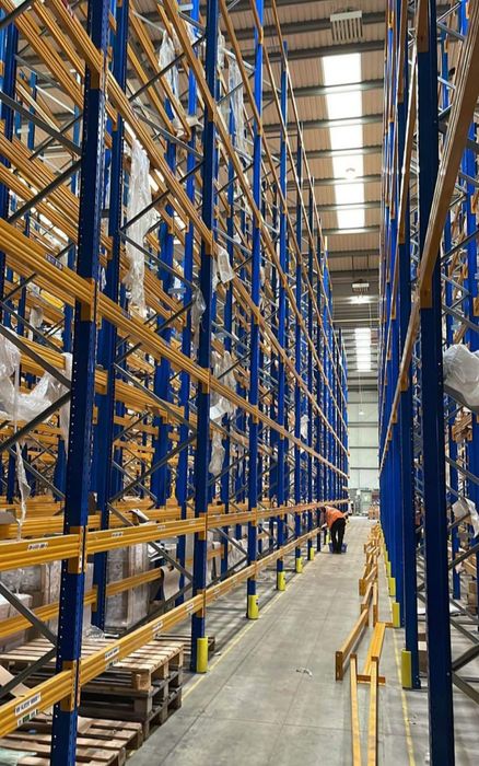 Rafturi metalice industriale reglabile
