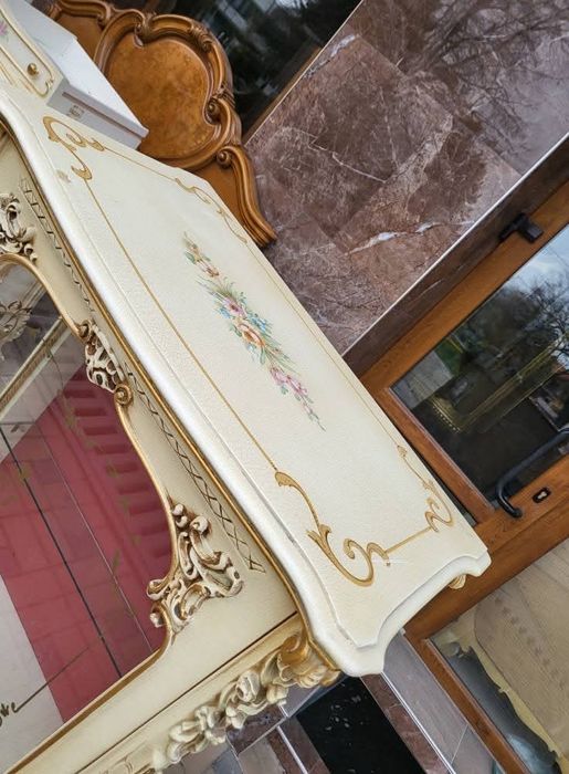 Прекрасна витрина марка Silik